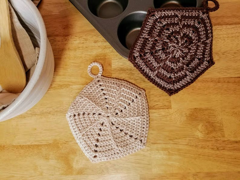 Crochet Spikes and Stripes Potholder PATTERN ONLY kitchen accessory heat hot pad oven gift for her double thickness cotton pentagon shaped image 3