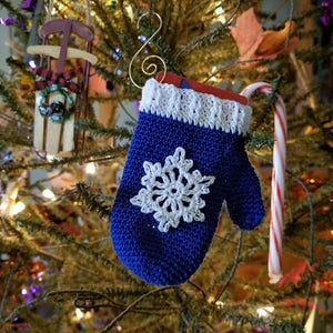 Crochet Mitten Ornament/Gift Card Holder PATTERN ONLY Christmas decoration tree ornament snowflake thread small navy blue and white image 2