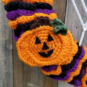 Crochet Halloween Wreath PATTERN ONLY holiday decoration witch hat pumpkin spider web applique autumn all hallows' eve image 2