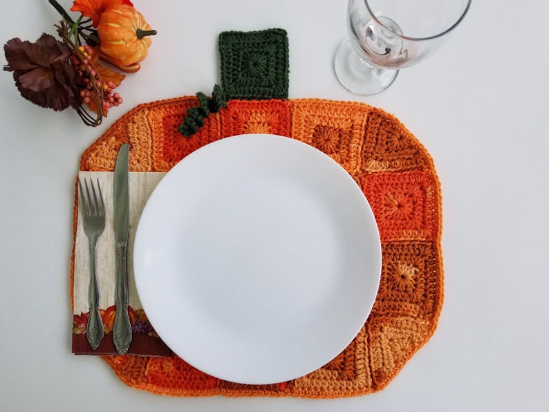 Crochet Pumpkin Placemat PATTERN ONLY seasonal holiday decor table setting place setting Halloween Fall Autumn Thanksgiving Jack-o'lantern image 5