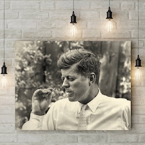 John F. Kennedy Foto JFK Plakat Vintage Fotografie Präsident Zigarrenzimmer Dekor Fotografie 1950er Jahre Fotografie Druck Mann Höhle Wanddekor