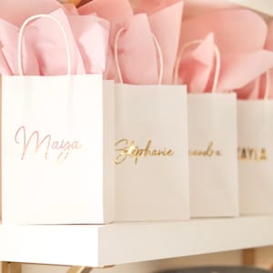 Sacs-cadeaux avec noms | Sacs cadeaux demoiselles d’honneur | Sacs-cadeaux personnalisés | Sacs cadeaux Enterrement de vie de jeune fille avec noms | Sacs-cadeaux en papier avec des noms
