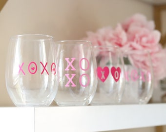 Valentine’s Day Wine glass | Valentine’s Glass | Valentine’s Gift | Galentine’s Day Gift | Galentine’s Day Wine glass | Gift for Friend |