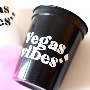 Vegas Bachelorette Weekend Favors | Vegas Junggesellinnenabschied Tassen | Vegas Tassen | Personalisiertes Vegas | Vegas Vibes | Vegas Reisebevorzugungen