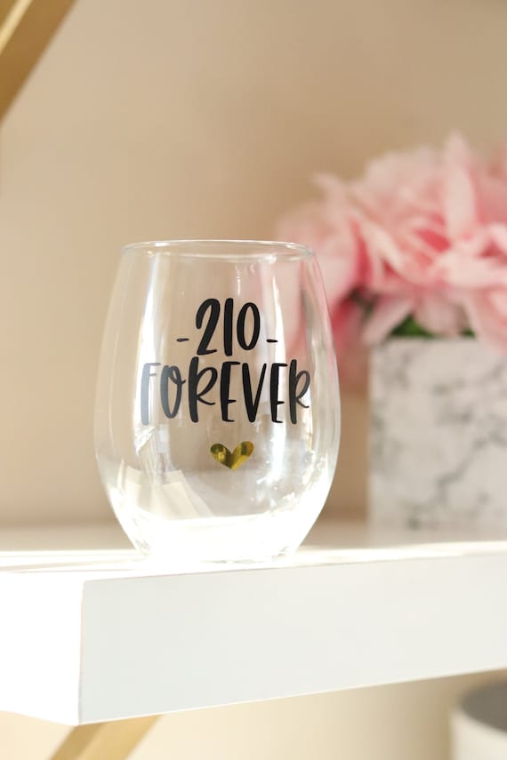 Roommate Gift | College Dorm Roommate Gift | College Dorm Roomie Gift | College Dorm Wine glass |  Roommate gift | Roomie Gift Roomie Glass