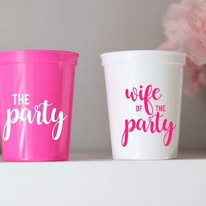 Esposa de la fiesta / Copas de despedida de soltera con nombres / Favores de despedida de soltera / Regalos de fiesta de Bach / Personalizado / Personalizado / Moderno