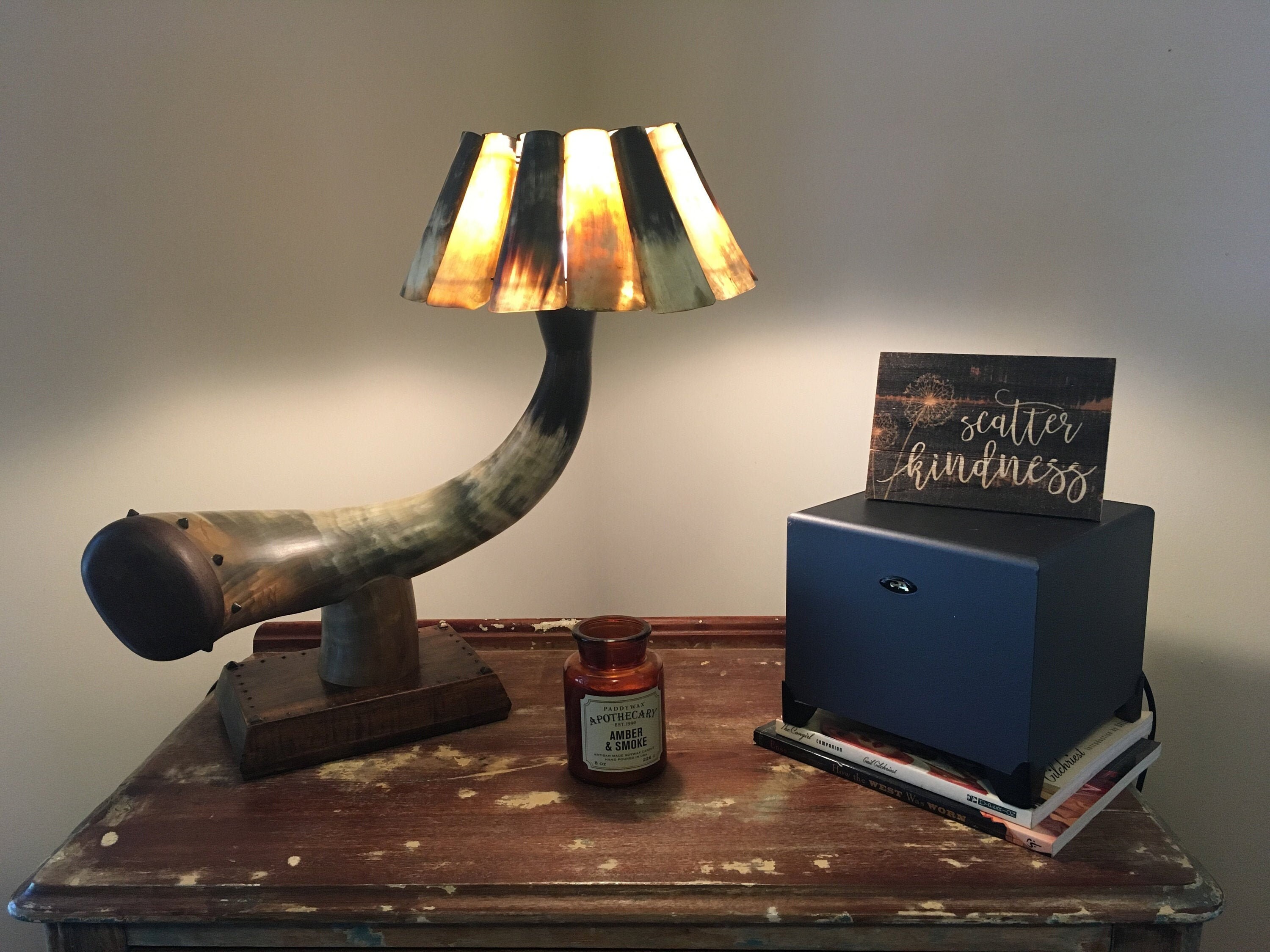horn table lamp