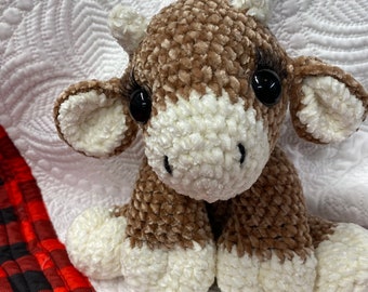 Amigurumi cow stuffie