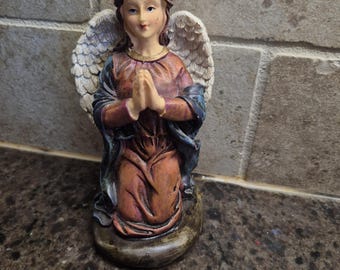 Estatueta Charming Angels da Coleção K, em resina, em excelente estado de conservação.