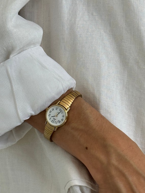 Vintage Gold Tone Timex Quartz Stretch Band Watch