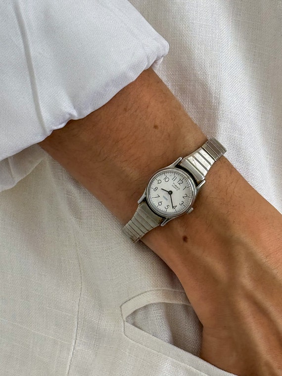 Vintage Argent Timex Quartz Stretch Band Watch