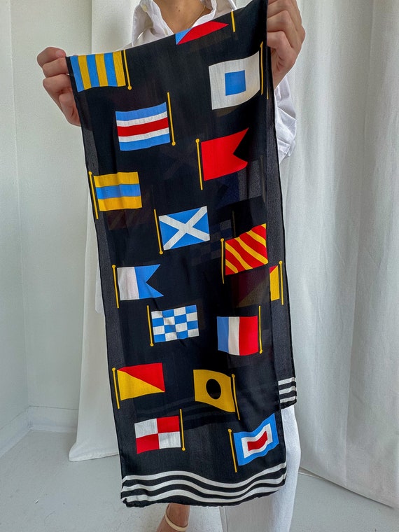 Vintage Noir et Blanc Nautical Flag Silk Scarf