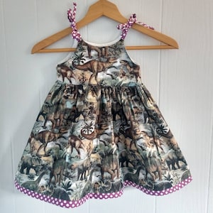 Robe de dinosaure pour filles, robe de dinosaure pour filles, robe de bébé dinosaure, tenue de dinosaure pour garçon, tenue d'anniversaire de dinosaure, robe d'anniversaire de dinosaure