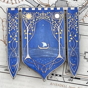 Arwen's Tapestry: The Undying Lands Pin. Lord of the Rings..LoTR.