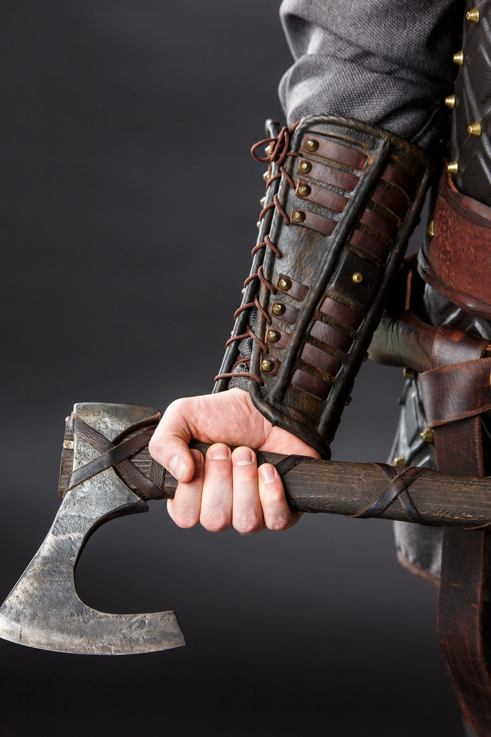 Costume Halloween 2 Brassards Médiévaux En Cuir - Style Viking - Réglables - Cosplay Et Halloween Brassard Médiéval