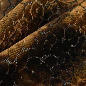 Heavyweight Gradient Gold Brown Leopard Raised Cut Velvet Upholstery Fabric For Chair|Vintage Animal Abstract Geometric Velvet For Couch
