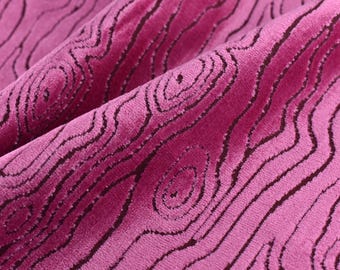 Zwaargewicht paarsachtig rode houtschors getextureerde abstracte geometrische verhoogde uitgesneden fluwelen bekledingsstof voor stoelbank
