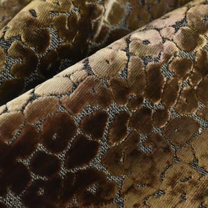 Heavyweight Gradient Brown Leopard Skin Raised Cut Velvet Upholstery Fabric For Chair|Vintage Animal Abstract Geometric Velvet For Couch