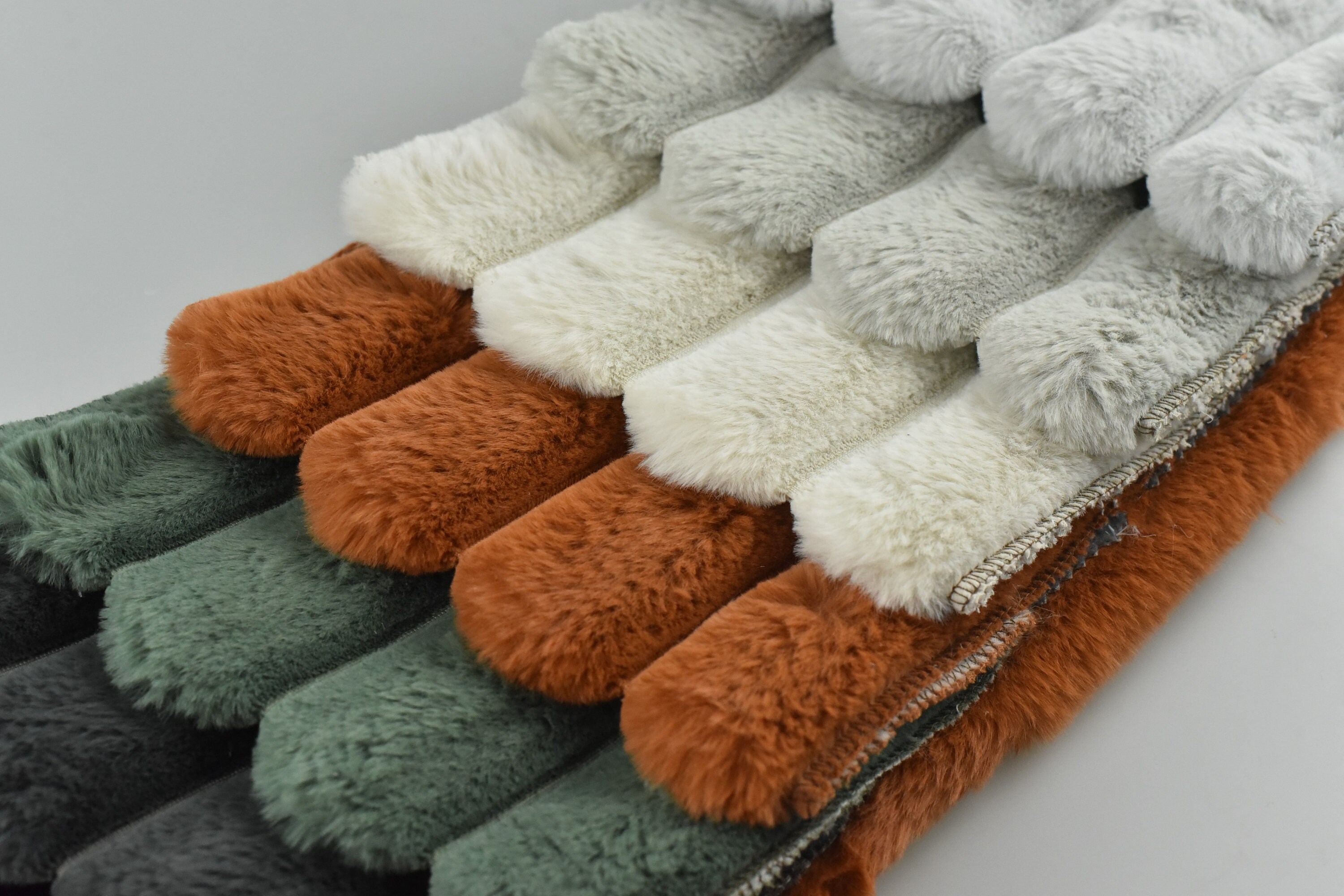 さらに100円引き◆NERDY◆LOVELY LETTER CORDUROY MULE Extra Wide Wale Faux Mink Corduroy Fabric|vintage Ribbed