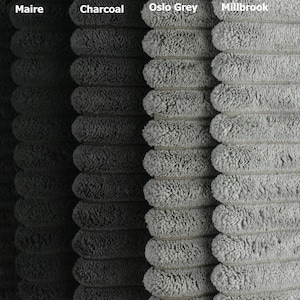 K&ouml;nnte beinhalten: Nahaufnahme von vier Stoffmustern in verschiedenen Graut&ouml;nen. Die Muster sind mit "Maire", "Charcoal", "Oslo Grey" und "Millbrook" beschriftet.