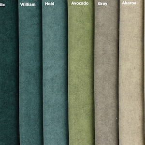 Puede incluir: Muestras de tela en varios colores, incluyendo Chambray, Nordic, William, Hoki, Avocado, Gris, Akaroa y Crema.