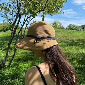 Hepburn style straw hat, retro age reduction face small foldable curly edge Japanese straw sun hat female summer beach hatChristmas Gift