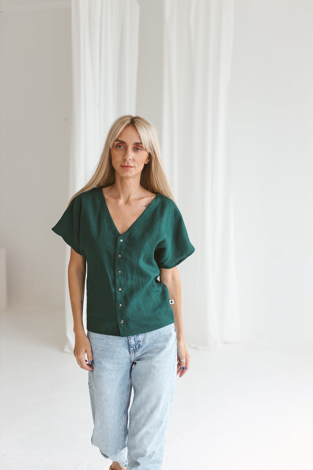 Xihbxyly Womens Tops, Women's Casual Henley V-Neck Shirt Short Sleeve Buttons Up T Shirts Loose Fit Pleated Tunic Blouse Tops Plus Size Summer Savings