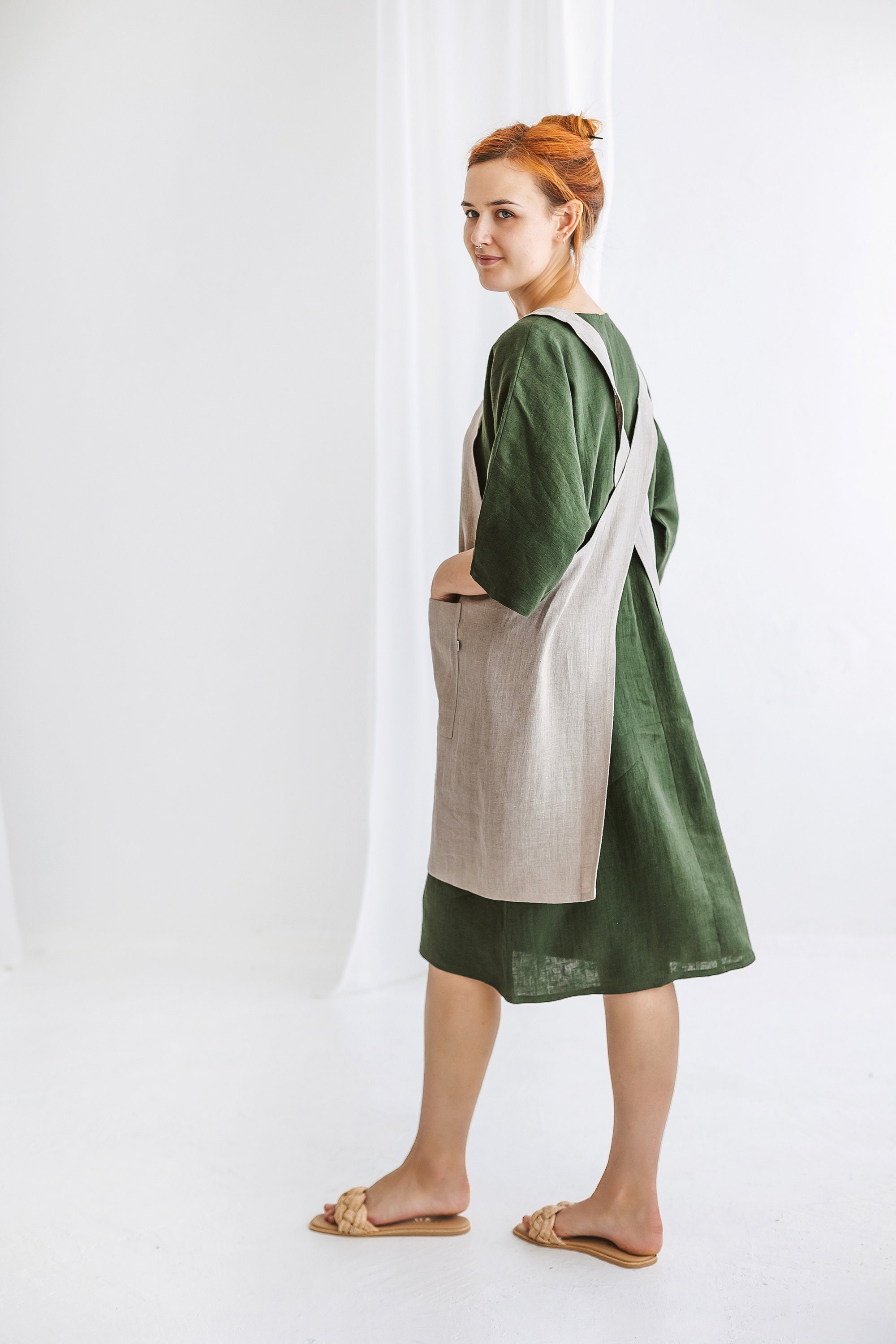 The Best Cross-Back Linen Aprons You Can Buy — 2020