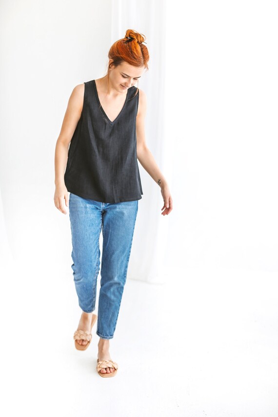 Sleeveless V-neck T-shirt ANNA Linen 