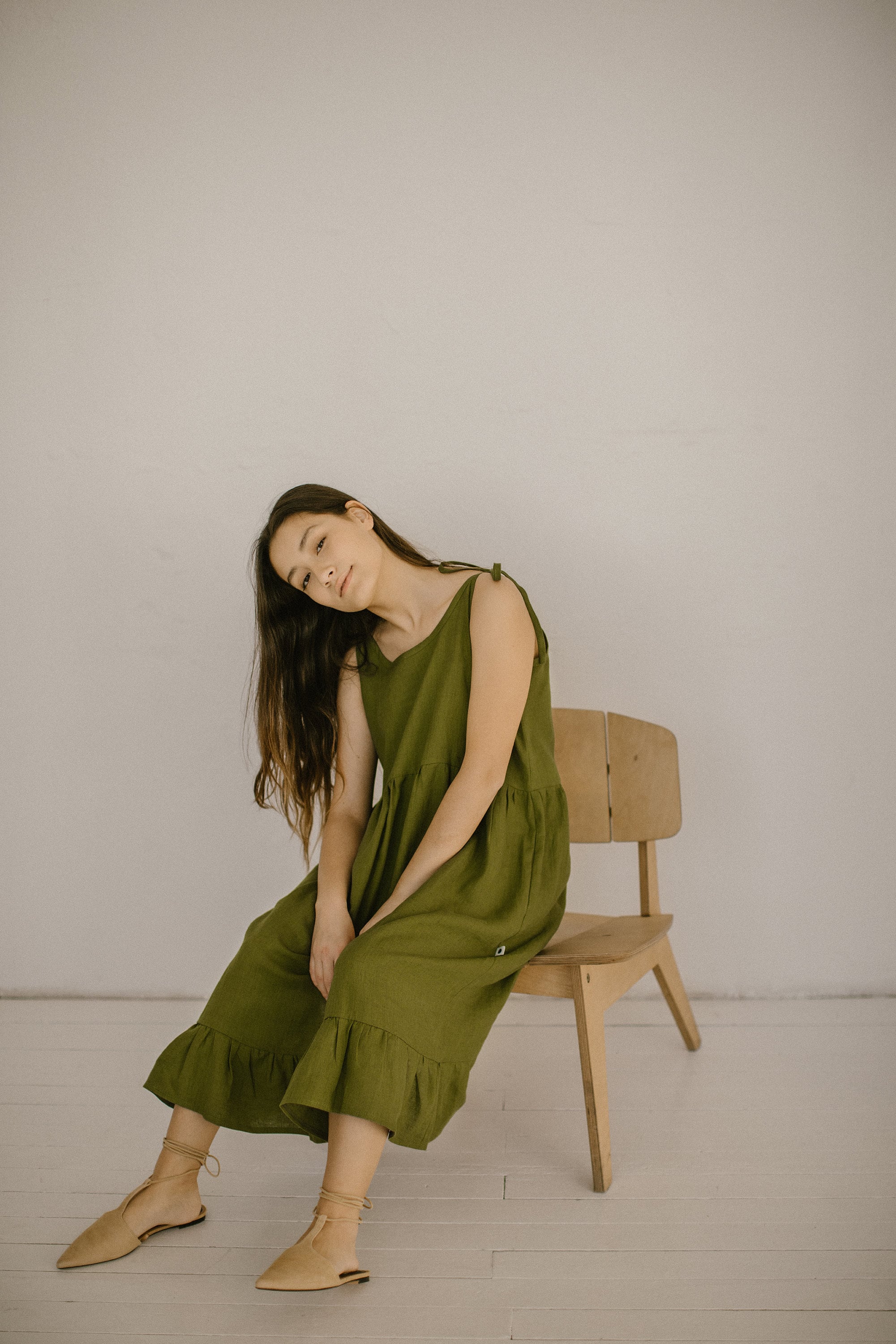 linen midi dress with adjustable straps LINDA, flowy linen dress, linen Beach dress in green, White or other color, linen sundress