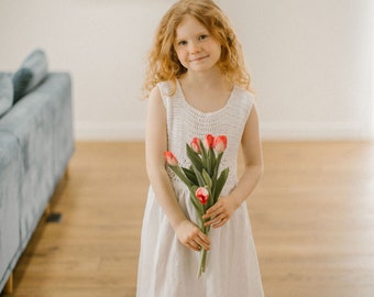 White baby girl‘s / toddler‘s wedding dress, flower girl dress, linen baptism / christening dress, linen dress sleevesless, crochet details