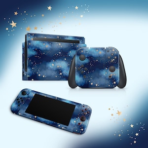 Pode incluir: Um console Nintendo Switch azul e dourado com um design de céu estrelado. O console é mostrado tanto no modo portátil quanto no modo acoplado.