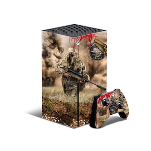 Peut inclure: Une console Xbox Series X et une manette de jeu camouflage avec un tireur d'élite en tenue de camouflage, des éclaboussures de sang et un insigne de la Navy SEAL américaine.
