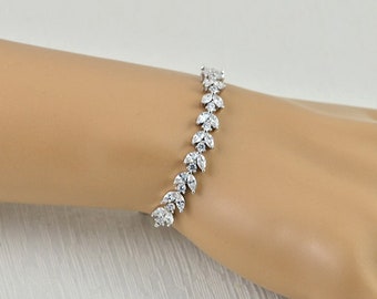 Dainty Leaf Silver Bridal Bracelet, Brides Wedding Bracelet, Cubic Zirconia Tennis Bracelet, Bridesmaids Bracelet Flower Girl Jewellery Gift