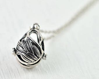 Swan Lava Stone Diffuser Necklace Aromatherapy for Essential Oils, Lava Locket Swan Pendant, Swan Necklace, Oil Diffuser Silver Necklace