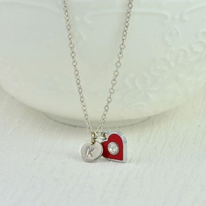 Collar de corazón rojo personalizado de plata, delicado collar de iniciales con corazón rojo de plata, dije de letra grabada, joyería de corazón para adolescentes.