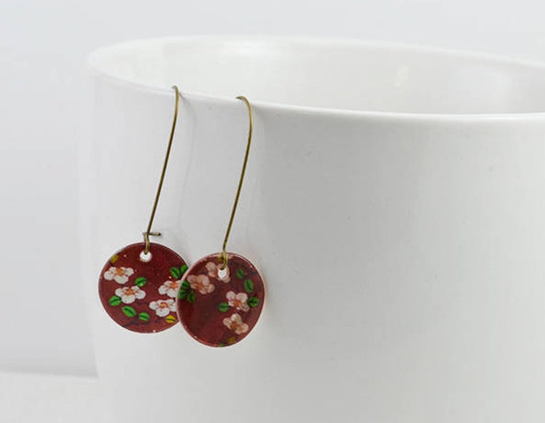 Bronze Dangle Earrings Jewellery Floral Round Pearl Earrings Everyday Lightweight Burgundy Flower Earrings Sea Shell Burgundy Earrings
