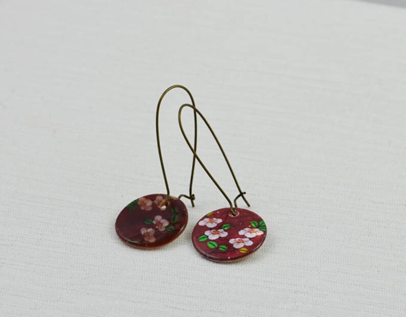 Bronze Dangle Earrings Jewellery Floral Round Pearl Earrings Everyday Lightweight Burgundy Flower Earrings Sea Shell Burgundy Earrings