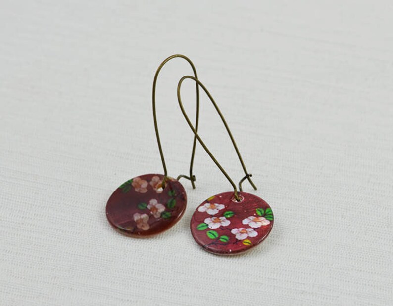 Bronze Dangle Earrings Jewellery Floral Round Pearl Earrings Everyday Lightweight Burgundy Flower Earrings Sea Shell Burgundy Earrings