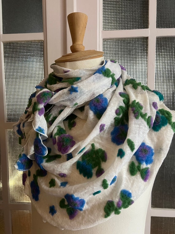 Vintage Linen & Wool Floral Wrap Shawl Scarf Spir… - image 5