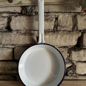 Vintage 1967 European Enamel Frying Pan Small 16cm./6.3” Frying Pan Retro Metal Skillet Rustic Enamelware Farmhouse Kitchenalia White