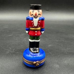 Limoges France Peint Main Nutcracker Trinket Box Stunning
