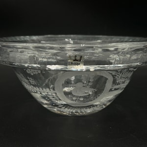 Rare Kosta Goran Warff Crystal Engraved Bird Bowl Mid Century 7 1/2” L Signed