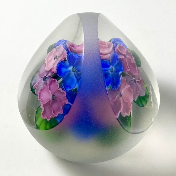 Daniel Salazar Lundberg Studios Art Glass Hortensias Flor Floral Cesta facetada Pisapapeles 2"
