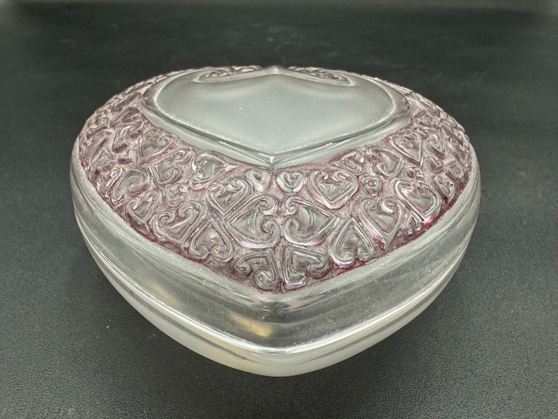 Lalique France Crystal Purple Heart Shaped Trinket Dresser Jewelry Box Ex Condition image 3