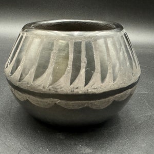 Vintage San Ildefonso Pueblo Pottery by Gregorita Pena Baca 4 1/2” W Signed