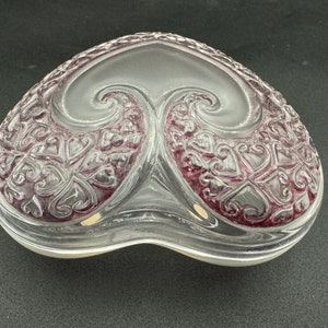 Lalique France Crystal Purple Heart Shaped Trinket Dresser Jewelry Box Ex Condition image 5