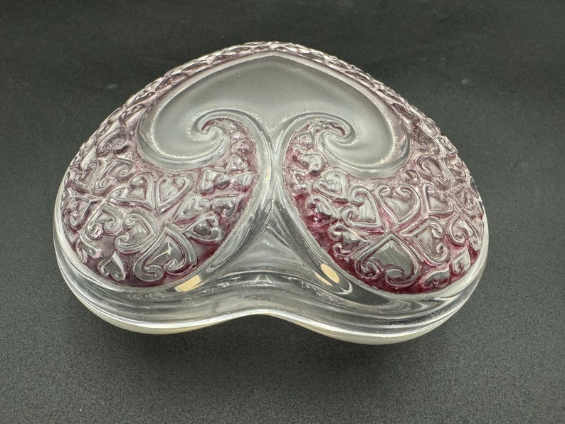 Lalique France Crystal Purple Heart Shaped Trinket Dresser Jewelry Box Ex Condition image 5