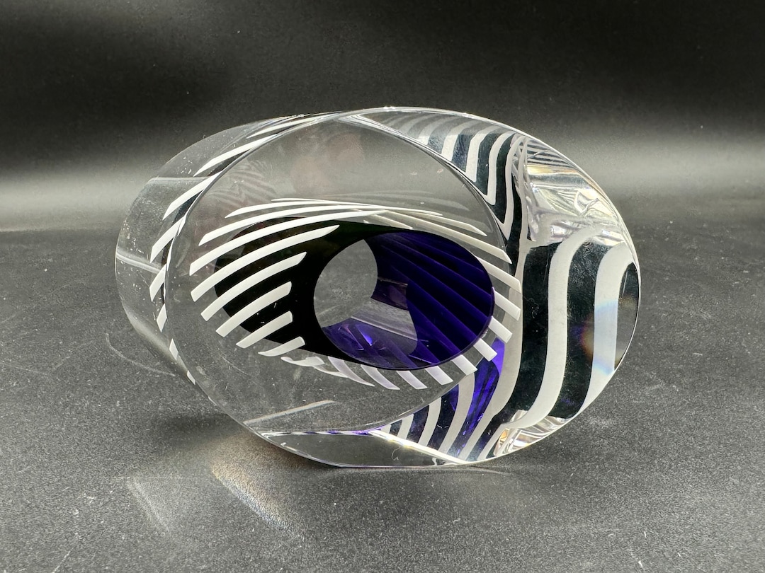 Paul Harrie Art Glass Amethyst ellipse Series Paperweight Signed 4 3/4