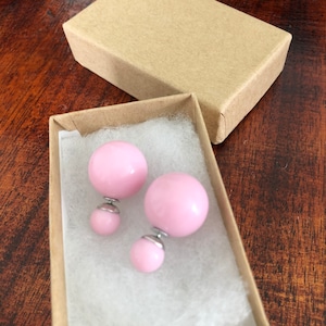 20 % Rabatt auf Verkauf Bubblegum rosa glänzend Doppel Ball Ohrstecker minimalistischen Chic Doppelseitig vorne hinten Ohrringe